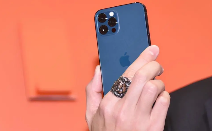 合山苹果手机维修分享iPhone12系列重启方法教程 